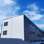 Détail d'une réalisation de Précis, spécialiste en bardage et habillage à Rennes